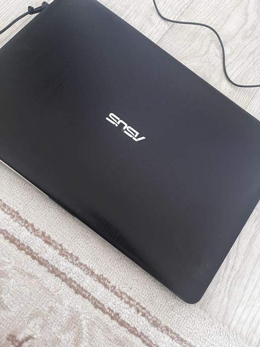 Ноутбук Asus vivobook сатылады