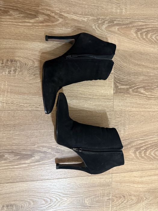 Botine stiletto piele intoarsa