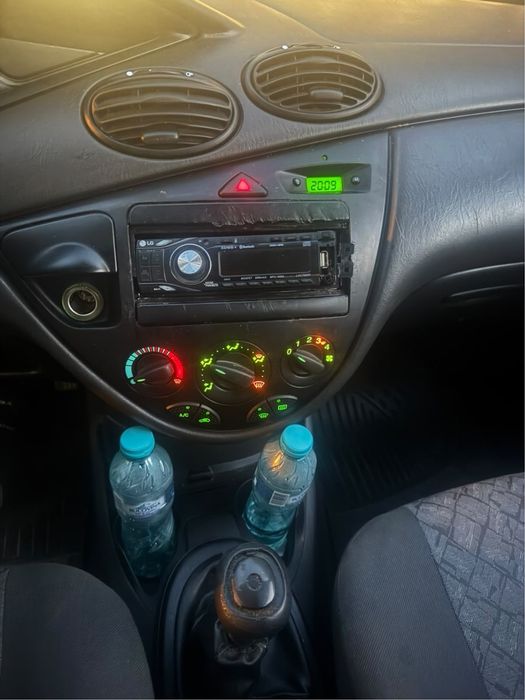 FORD Focus 2002 — imagine 4