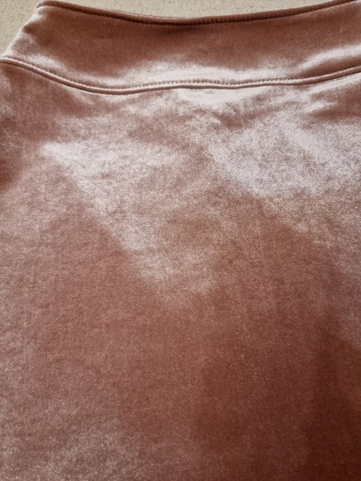 Бутикова плюшена пола