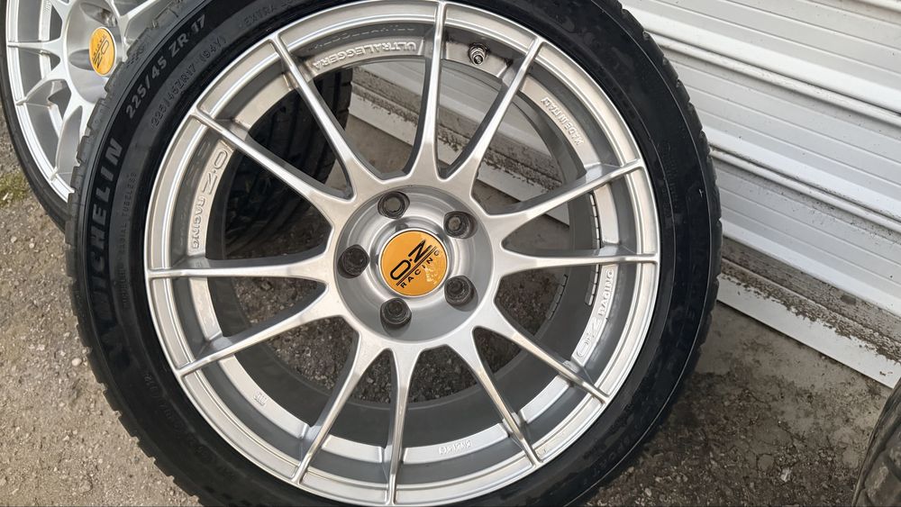225 45 17 с OZ ultraleggera 17x8J et35