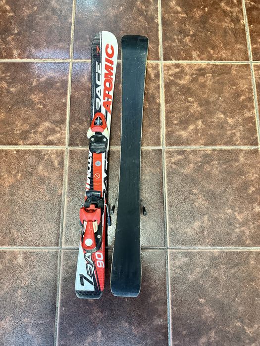 Schiuri Atomic 90cm.