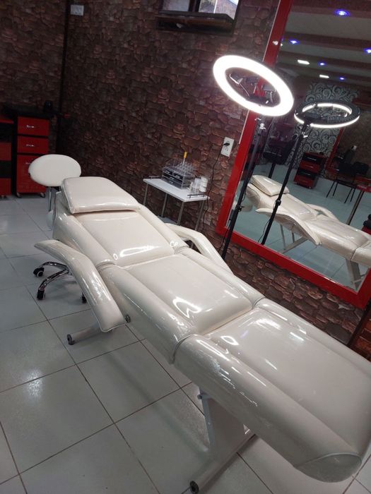 Косметолгический стол! Массажная кушетка! Массажный стол! Кушетка!