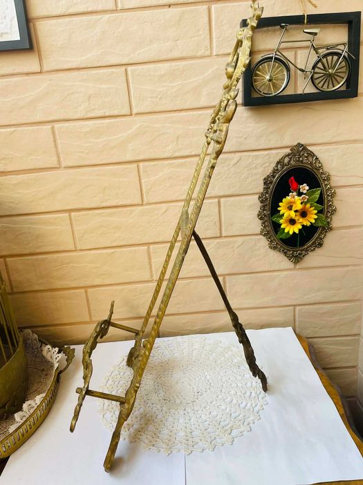 Красива голяма месингова поставка / статив / от Англия за картина