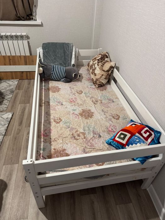 Продам 2 детские кровати