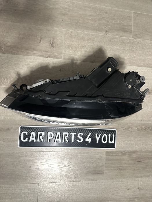 Фар ляв VW Golf Sportsvan Перфектен