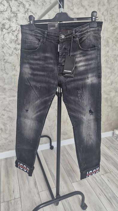 Blugi dsquared2 elastici noi cu etichetă