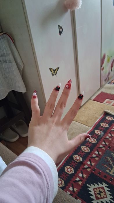 Fac unghii 30 lei setul (incepatoare)