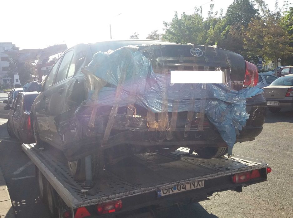 Dezmembrez TOYOTA AVENSIS T25 1.6i (2005) - 1598 CMC - 81 KW - 110 CP