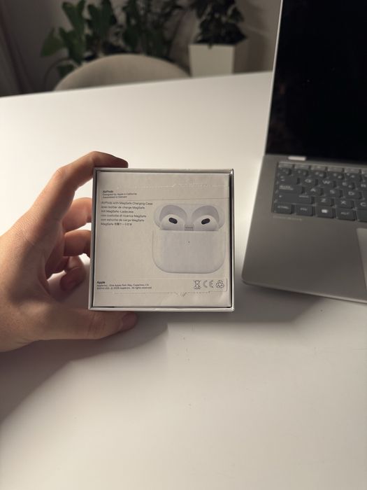 Vand Airpods 3 folosite