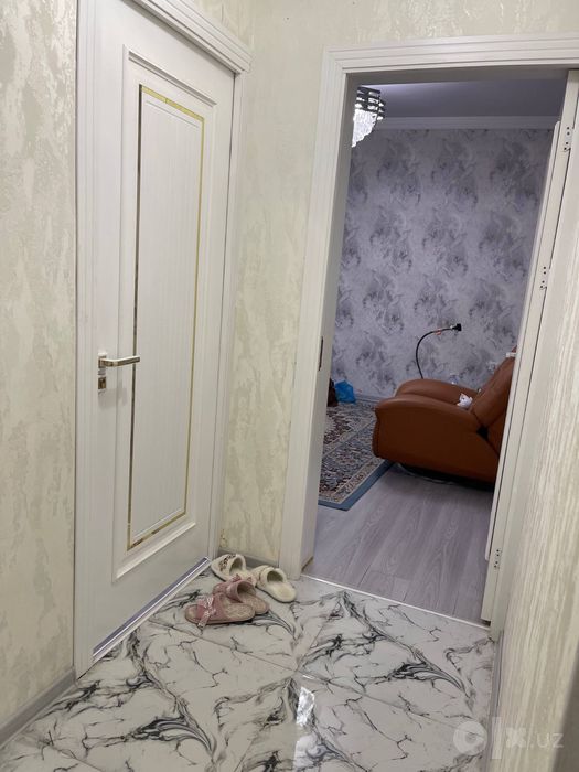 Choshtepa metroni oldida kvartira bor 1 ta qiz kerak