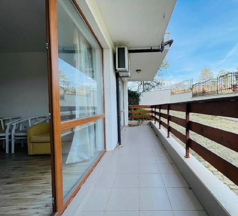 Продава се Двустаен апартамент в к.к. Слънчев бряг - 65 кв.м за 1137 €/кв.м - Снимка #5