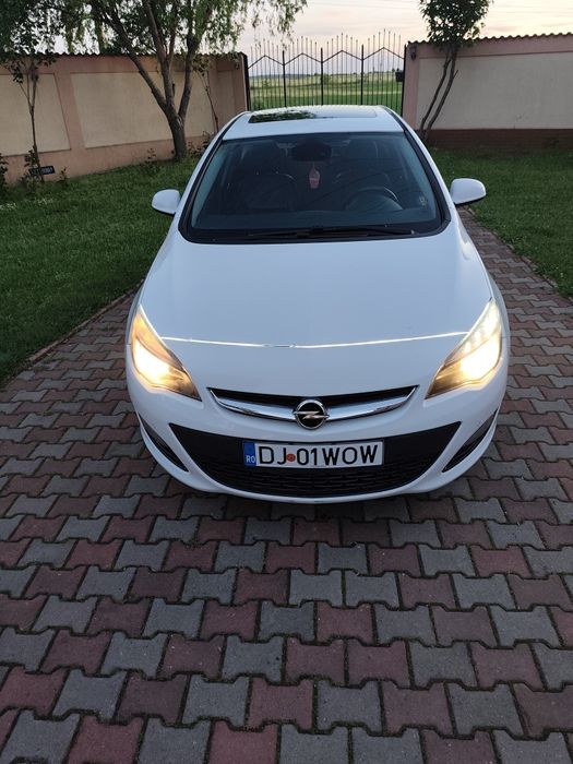 Vând Opel Astra J 1,7 diesel, foarte fiabila și economa