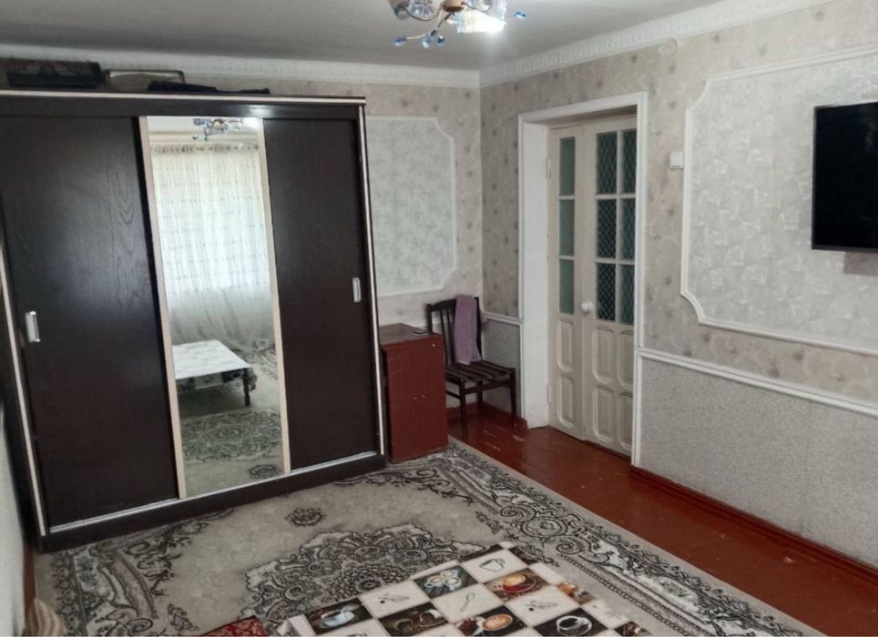 Срочно продаеться 1-комнатная квартира городе Чирчике раеоне Акавак