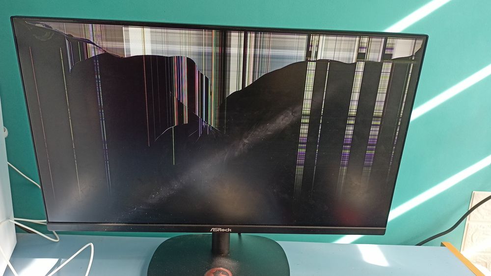 Продавам монитор ACER 27' инча за части