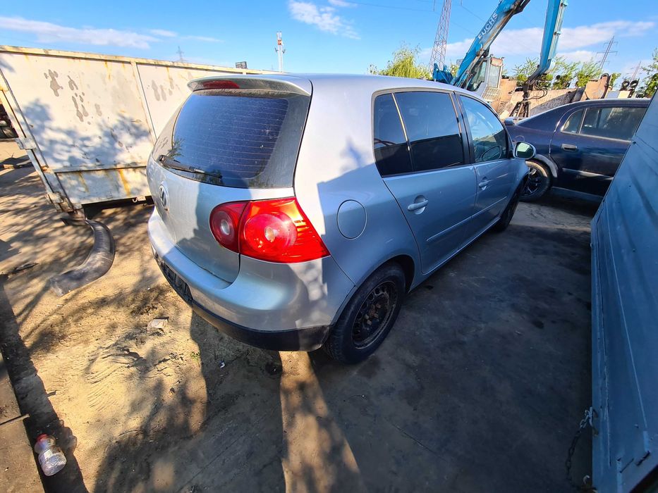 Dezmembram VW Golf 5