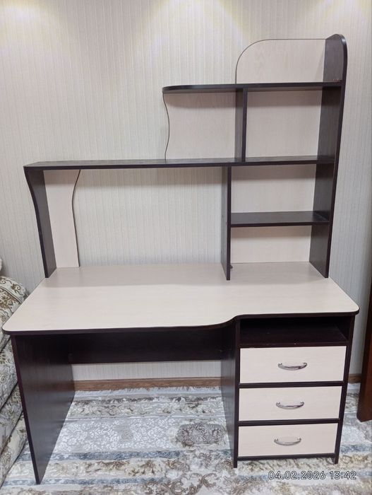 Продам срочно свой Компьютерный стол