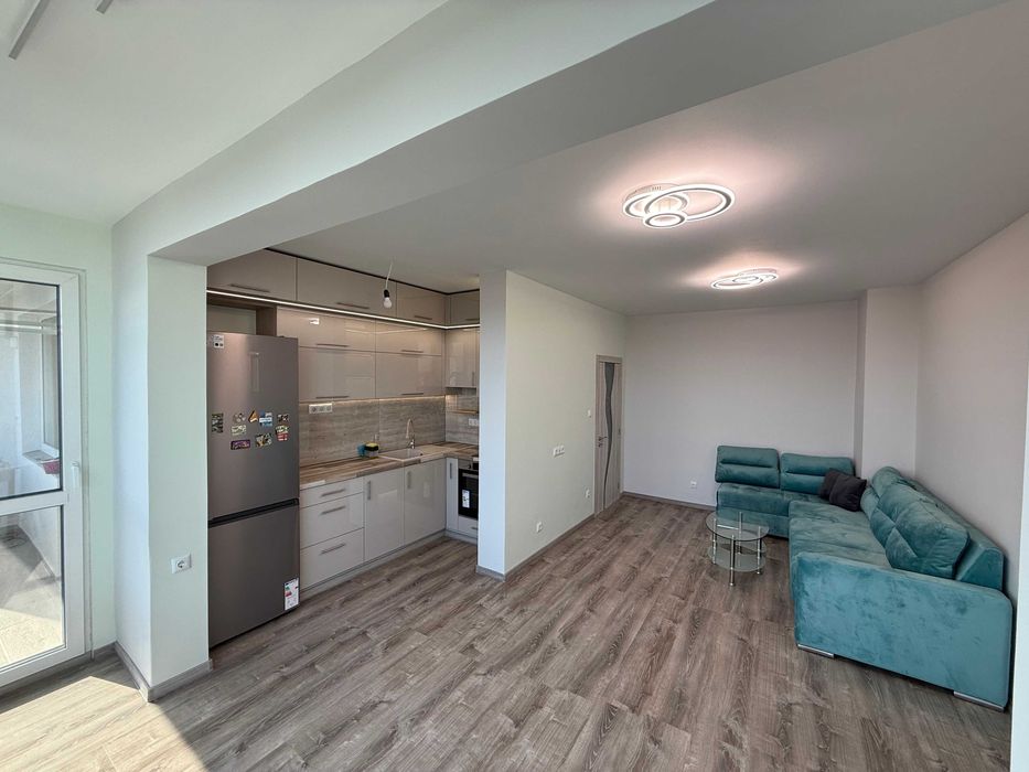 Продава се Тристаен апартамент в Варна, Младост 2 - 67 кв.м за 2590 €/кв.м - Снимка #1