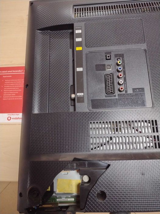 Samsung UE40J5100AW display crapat