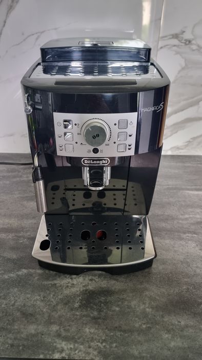Кофемашина Delonghi Magnifica