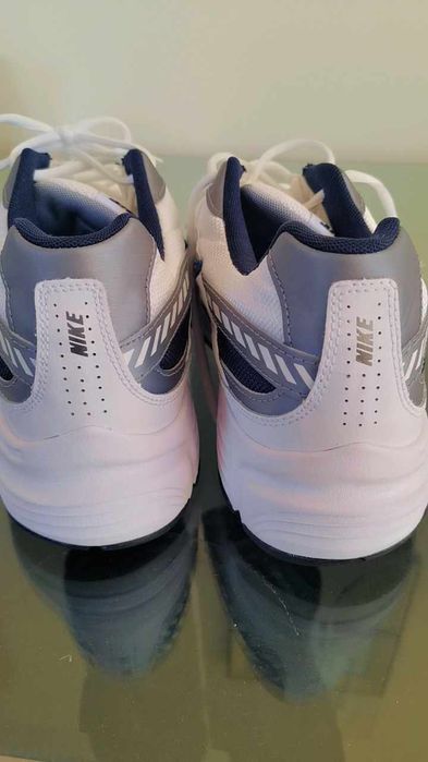 Nike initiator обувки