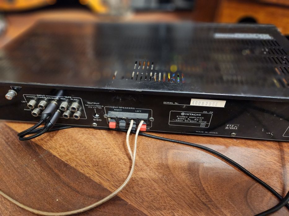 Amplificator  Hitachi și tuner