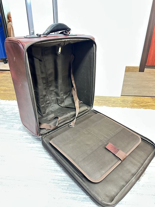 Чемодан для ручной клади