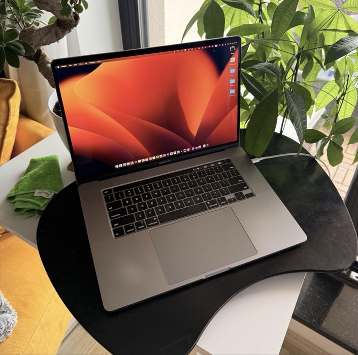 Macbook Pro i7 16gb
