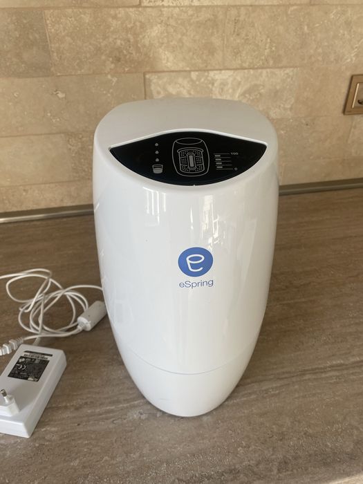 Sistem de tratare a apei cu robinet auxiliar eSpring