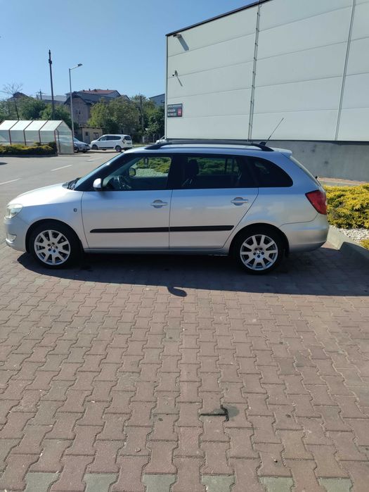 SKODA Fabia 2012 — imagine 3