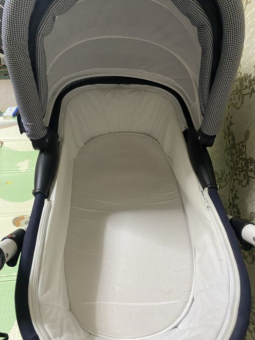 Продам коляску Adamex Jogger 2 в 1