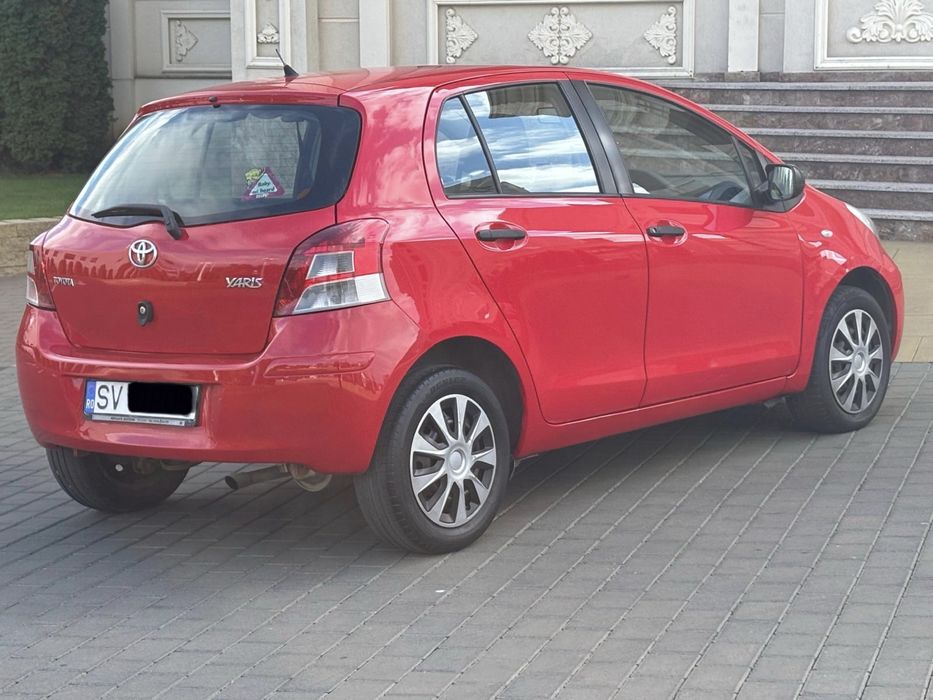 Toyota Yaris 1.3 benzină an fabricație  2010