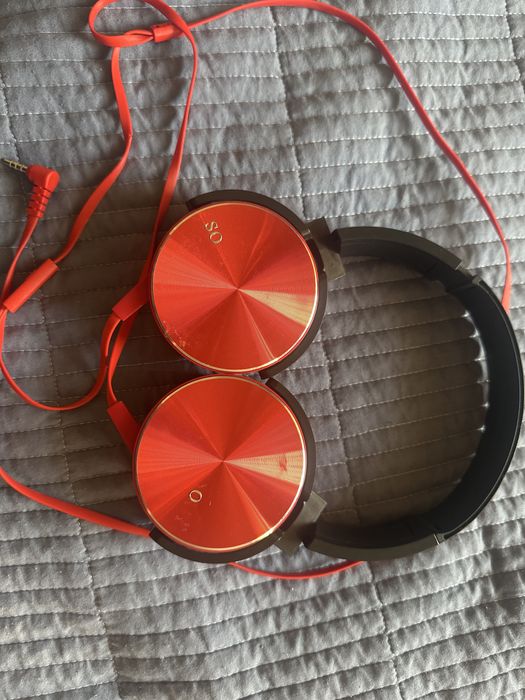 Продам проводные наушники