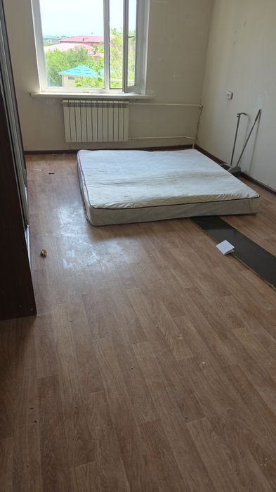 Отдам даром обувницу и матрас