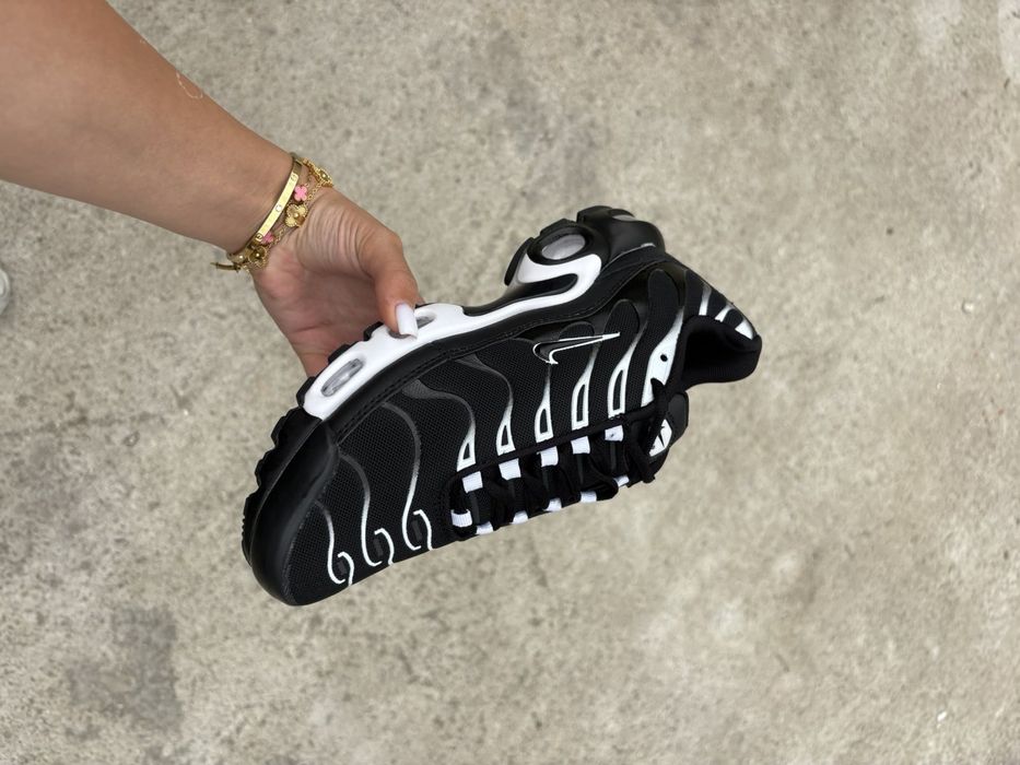 Nike Air Max Black/White