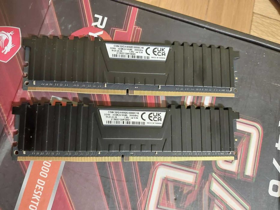 32GB DDR4 3000Mhz CL16 - Corsair Vengeance LPX