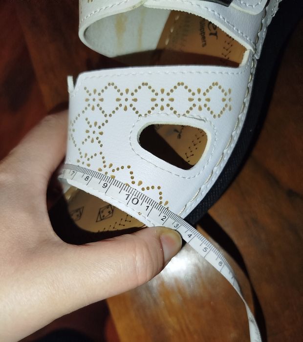 Нови бели чехли 40 номер