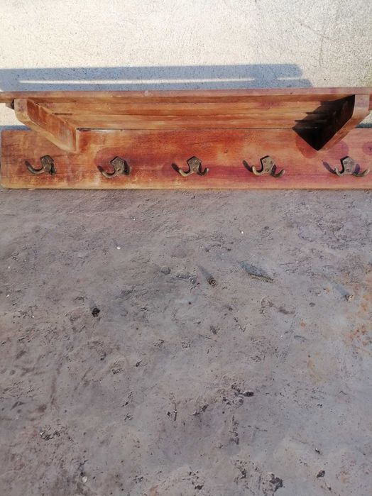 Етажерка и закачалки антики