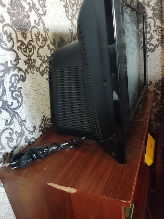 Телевизор старый LG