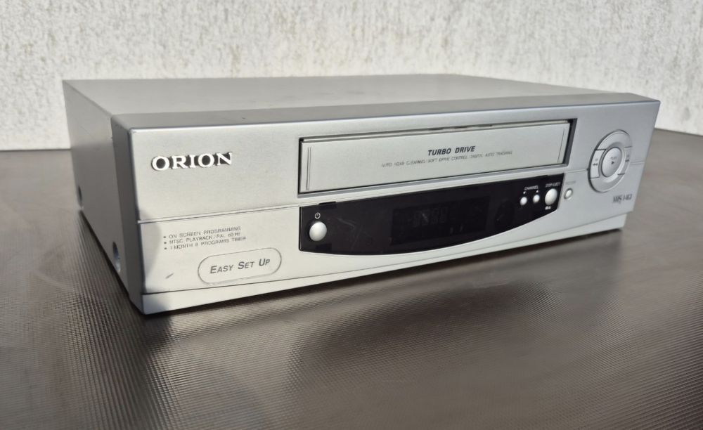 Vând  video recorder marca Orion model  VH-522-SI