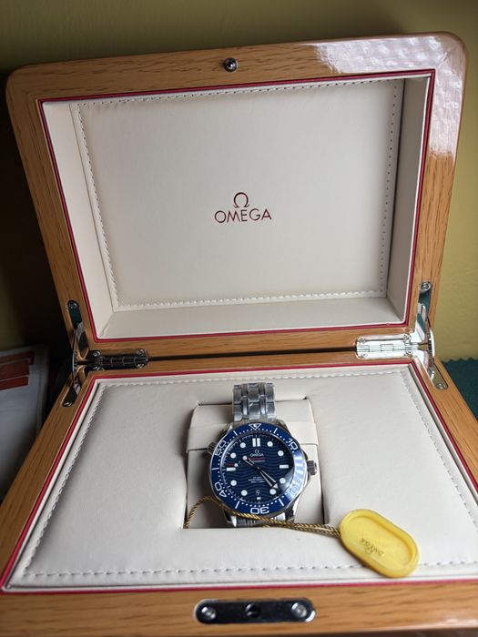 Часовник Omega Seamaster