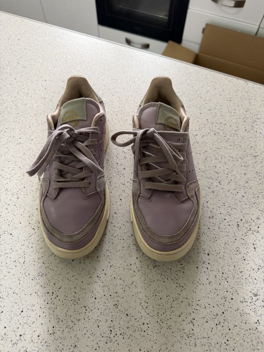 Adidas Unisex piele Nr 38 ( 23,5 cm ) 10/10 Pret : 69 lei