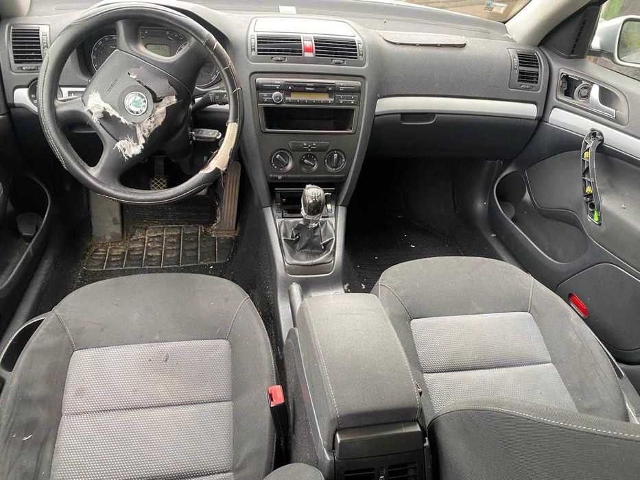 dezmembrez skoda octavia 2 cod motor BLS/usi octavia 2/hayon octavia 2