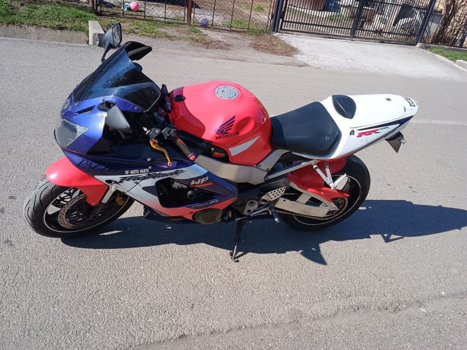 Vând Honda CBR 929 RR SC 44