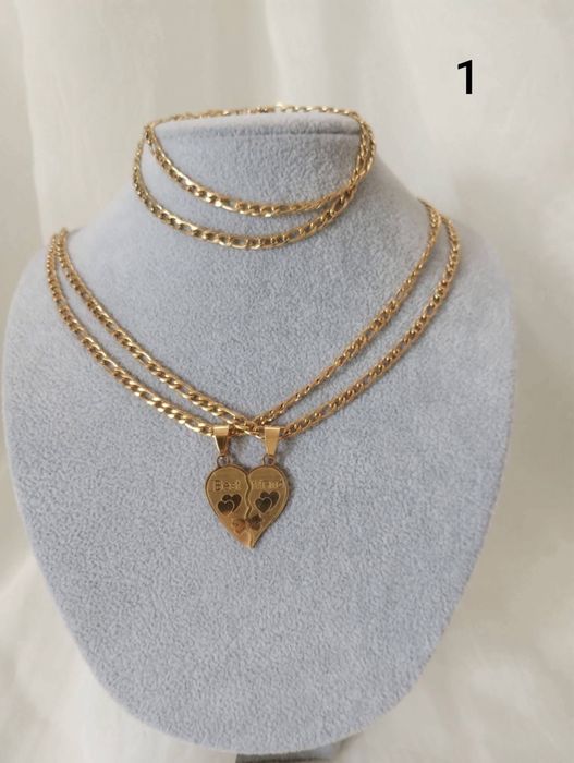 Две колиета с общо сърцеbest friends+2 гривни