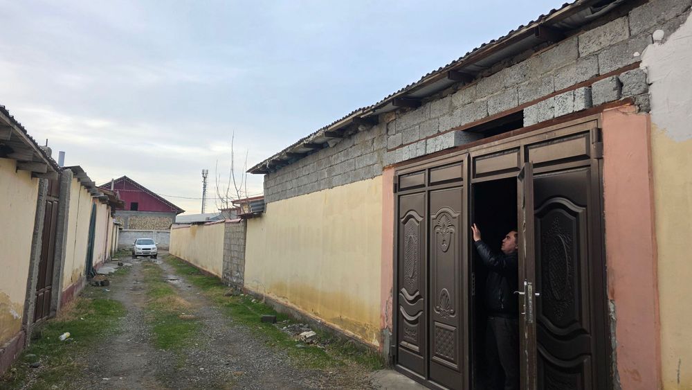 2 сотихли катеж сотилади Чархин пост. Тошкентда домга бортер киламан