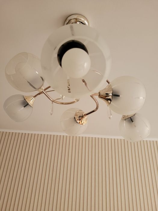 Люстра шести рожковая