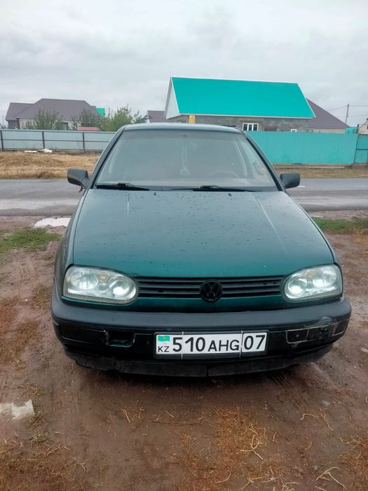 Продам машину Volkswagen Golf 1993 года