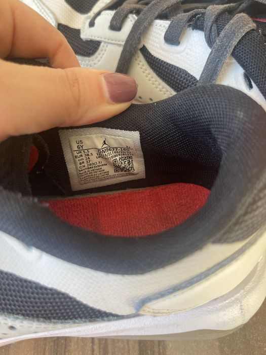 Air Jordan , 38.5 stare buna de purtat.