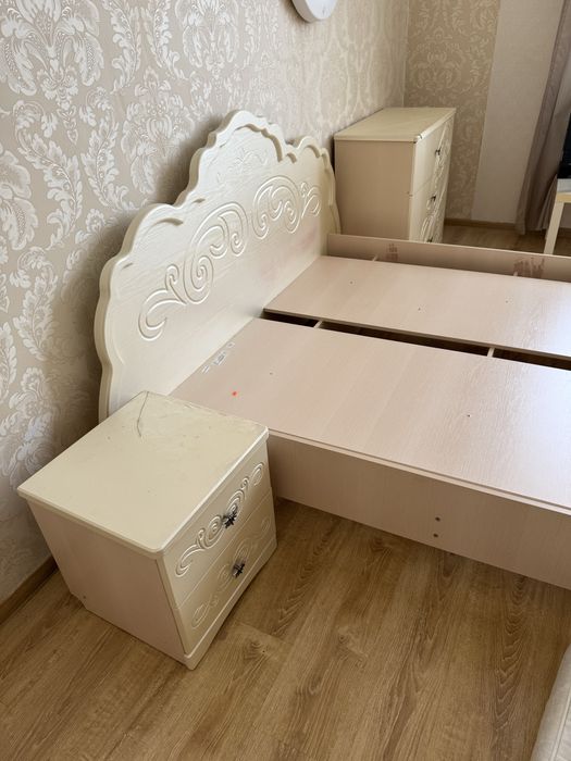 Спальный гарнитур